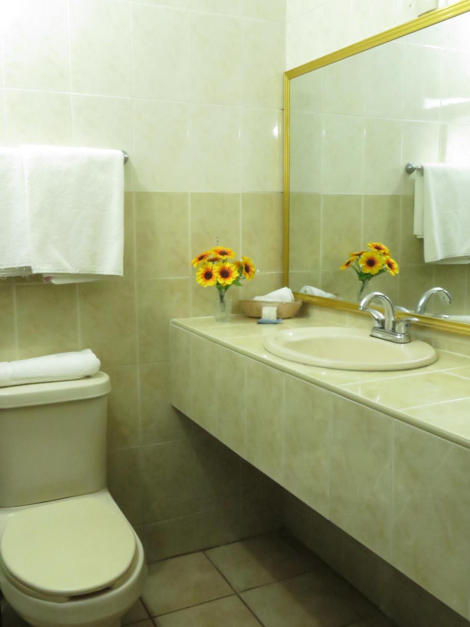 Hotel Los Girasoles Tepic Exterior photo