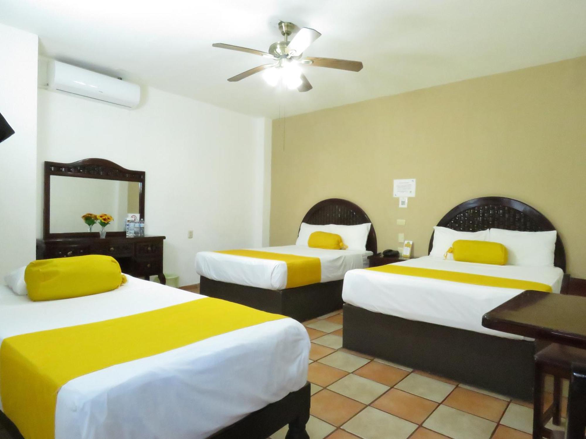 Hotel Los Girasoles Tepic Exterior photo